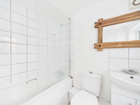 3 bedroom terraced house to rent - Photo 4