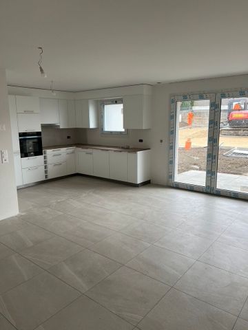 For rent in Pomy the last 3 1/2 rooms 1st floor with 2 balconies - Photo 2