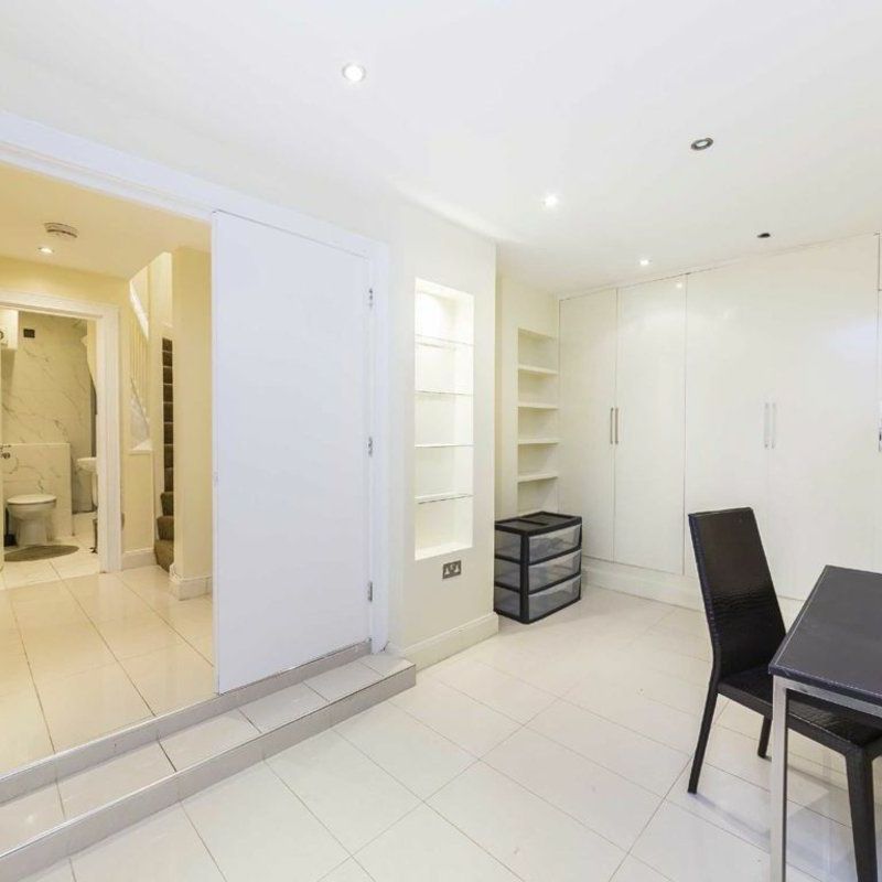 Eliot Mews, St John's Wood, NW8 - Photo 1