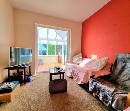 5 bedroom semi-detached house to rent - Photo 2