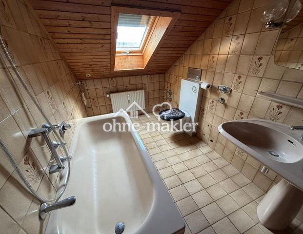 Schöne Dachgeschoss Wohnung in Glattbach (Aschaffenburg) - Photo 1