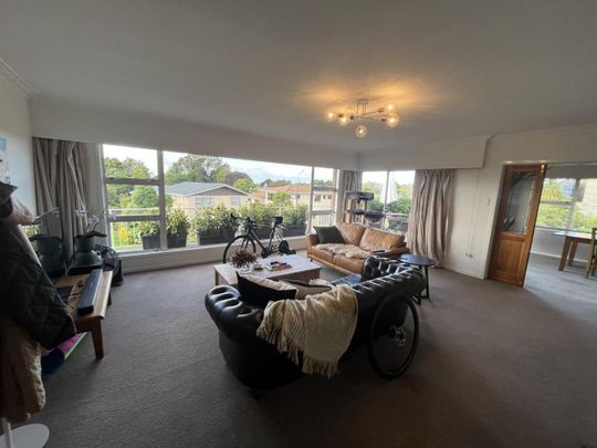 Four bedroom home in Frankleigh Park - Photo 1