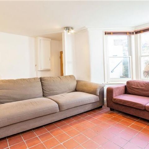 Stunning Apartment With Private Patio - Photo 1