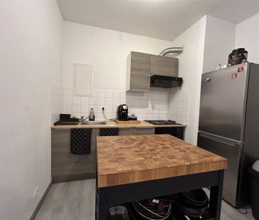 Bel appartement 2 chambres au 2e étage sans ascenseur - Photo 2