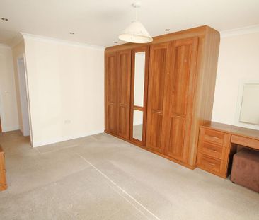 4 bedroom detached bungalow to rent - Photo 5