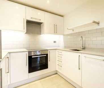 A large one bedroom church conversion in a fabulous Islington locat... - Photo 1