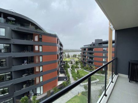 BEAUTIFUL TWO-BEDROOM DESIGNER APARTMENT WITH VIEWS - Photo 4