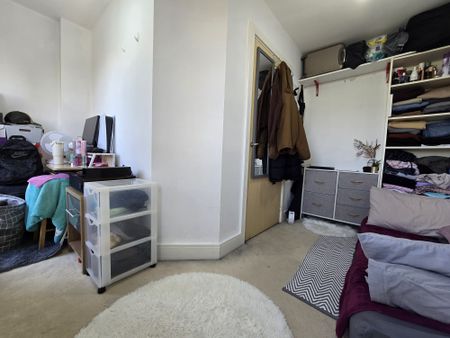 Wraysbury Drive, West Drayton - Photo 3