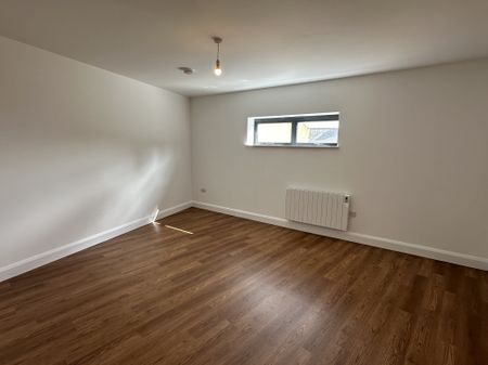 London Road North, Lowestoft - Photo 3