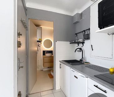 A LOUER AVIGNON INTRA MUROS (84000) : charmant studio meublé - plac... - Photo 6