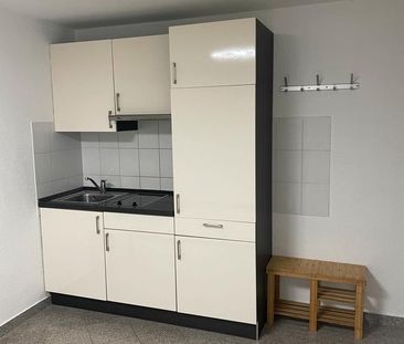 1 Zi. Wohnung 30m2, Teilmöbliert, frisch renoviert - Photo 5