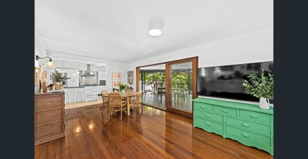 Private Riverside 4 Bedroom Home with Stunning Indoor-Outdoor Living - Photo 2