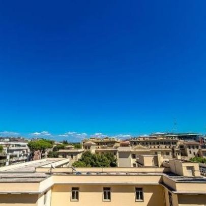 Prati: Spacious, tastefully furnished 1 bedroom, living, study, kitchen and bath. Located in beautiful building on high floor. Bright, silent, near services, metro and center. #1709 - Photo 1