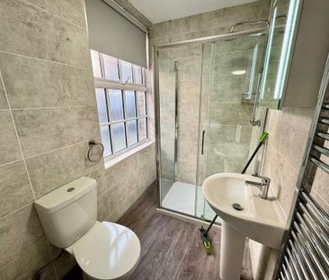 Terraced house to rent - Photo 2