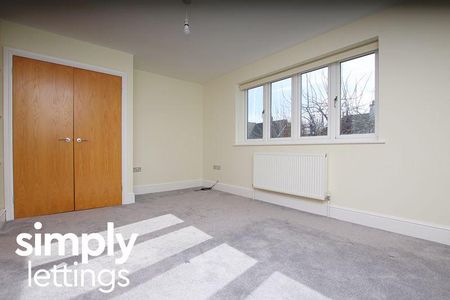 4 bedroom house to rent - Photo 3