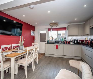 1 bedroom in a house share to rent - Photo 3