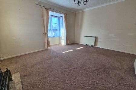 Elizabeth Court - Photo 4