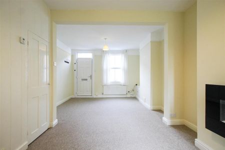 2 bedroom terraced house to rent - Photo 4