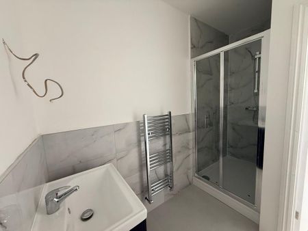 4 bedroom detached bungalow to rent - Photo 2