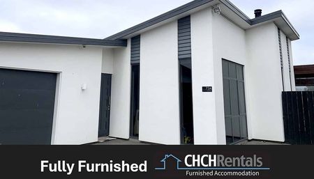 Immaculate Fully Furnished Spacious Modern Family Home! - Photo 3