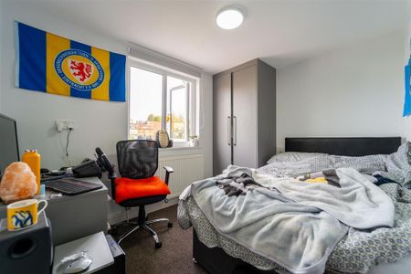 8 bedroom house to rent - Photo 4