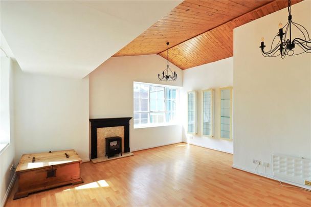 3 bedroom flat to rent - Photo 1