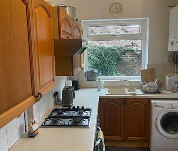 Room in a Shared House, Dorset Avenue, M14 - Photo 3