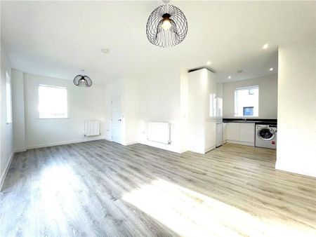 3 bedroom end of terrace house to rent - Photo 2