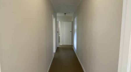 Downstairs unit - Photo 4