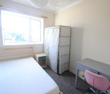 5 bedroom detached house to rent - Photo 4