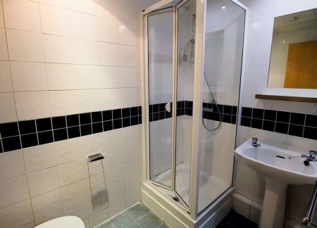 Halls D: Standard Ensuite Rooms - Photo 4