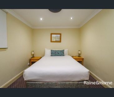 Fully Furnished 3 bedroom Semi located in CBD. Available 23.12.2025 - Photo 5