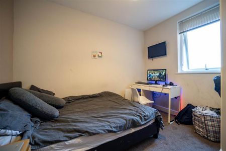 10 bedroom house to rent - Photo 3