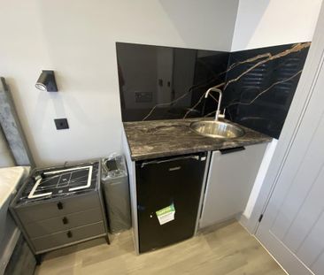 1 bedroom in a house share to rent - Photo 4