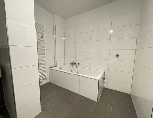 *Balkon*saniert*Wannenbad*super Lage* - Photo 1