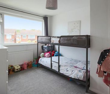 3 bedroom semi-detached house to rent - Photo 6
