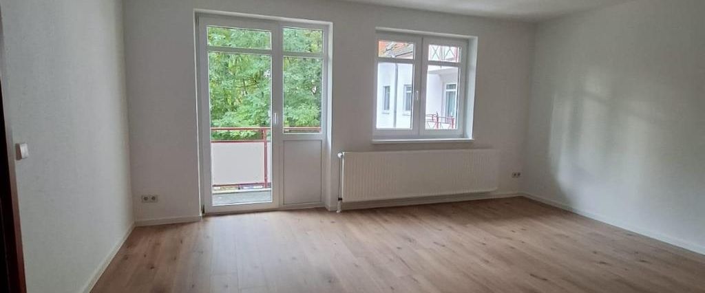 Newly renovated 2-room apartment with balcony in a good location - Foto 1