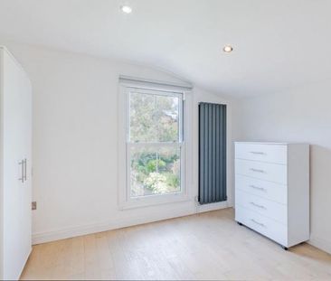 Modern Studio - Photo 3