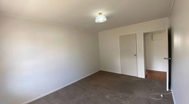 Tidy Unit - Great Location! - Photo 1