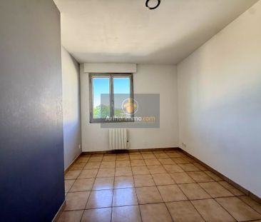 Location Appartement 4 pièces 82 m2 à Bollène - Photo 2