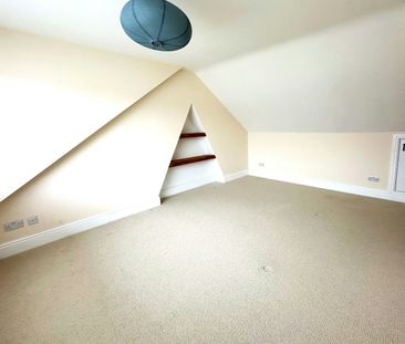 Terraced House to rent on - Photo 2
