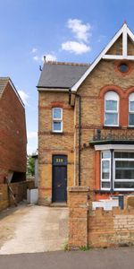 339 Hanworth Road TW3, London - Photo 3