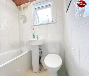 4 bedroom terraced house to rent - Photo 4