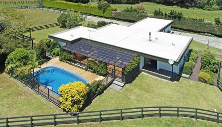 Lifestyle Living at Its Best - 4-Bedroom Home with Pool, Spa & Shed on 2.2 Hectares - Photo 4
