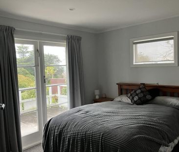 Three-bedroom St Johns Hill home - Photo 3