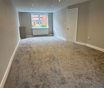 4 Bedroom Terraced House For Rent in Pole Lane, Manchester - Photo 3