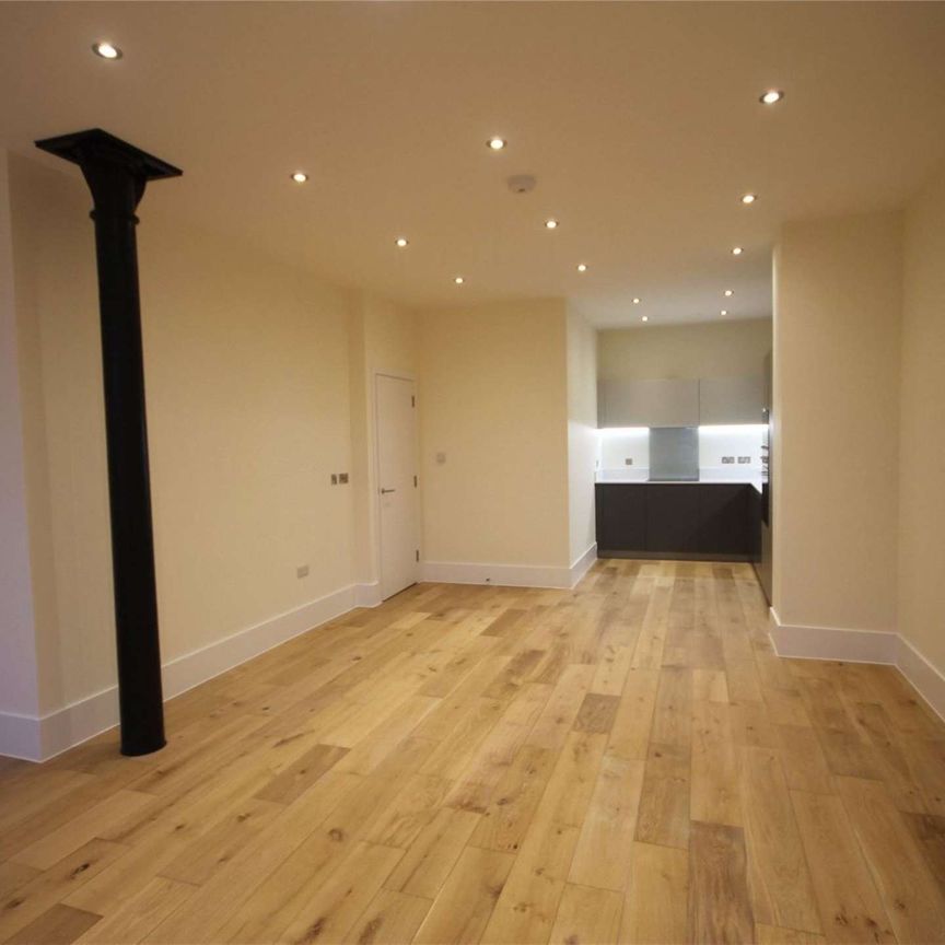 Two bedroom duplex apartment with parking - Photo 1
