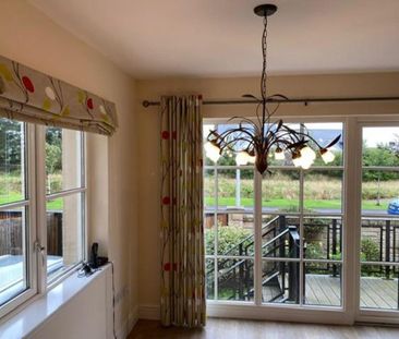 3 bedroom semi-detached house to rent - Photo 6