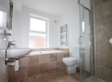 4 Bed Maisonette, Holdenby Road, SE4 - Photo 4