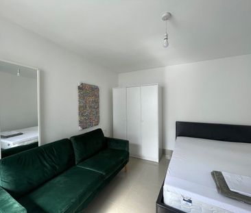 Studio Flat, Greyhound Hill, NW4 - Photo 4